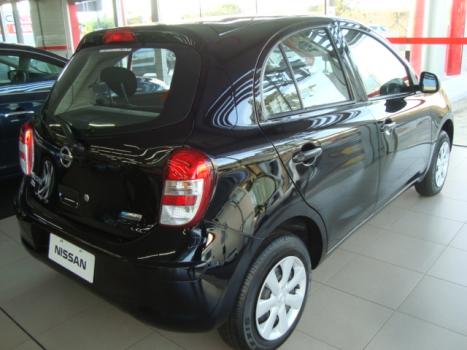 NISSAN March 1.0 16V 4P FLEX, Foto 4