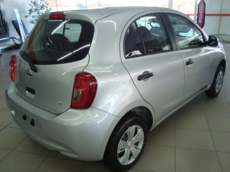 NISSAN March 1.0 16V 4P FLEX, Foto 2
