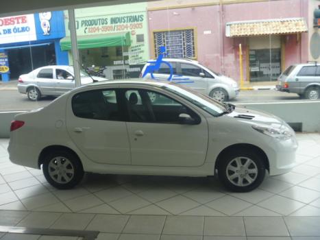 PEUGEOT 207 Sedan 1.4 4P PASSION XR FLEX, Foto 3