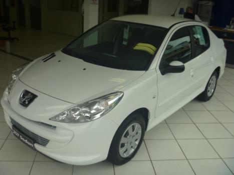 PEUGEOT 207 Sedan 1.4 4P PASSION XR FLEX, Foto 2