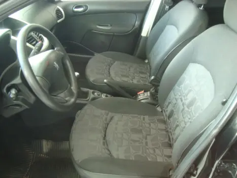 PEUGEOT 207 Sedan 1.4 4P PASSION XR FLEX, Foto 2