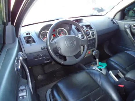 RENAULT Megane Sedan 2.0 16V 4P DYNAMIQUE, Foto 4