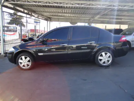 RENAULT Megane Sedan 2.0 16V 4P DYNAMIQUE, Foto 2