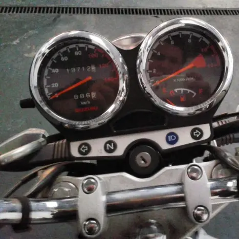 SUZUKI Yes 125 EN, Foto 2