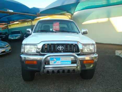 TOYOTA Hilux Caminhonete 3.0 4P 4X4 SRV TURBO DIESEL CABINE DUPLA, Foto 1