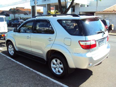 TOYOTA Hilux Caminhonete 3.0 16V 4P 4X4 SRV TURBO DIESEL, Foto 1