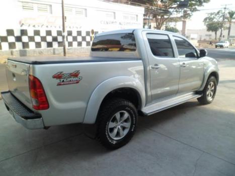 TOYOTA Hilux Caminhonete 3.0 4P 4X4 SRV TURBO DIESEL CABINE DUPLA, Foto 2