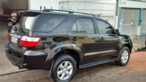 TOYOTA Hilux Caminhonete 3.0 16V 4P SRV TURBO 4X4, Foto 2