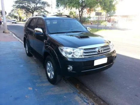 TOYOTA Hilux Caminhonete 3.0 16V 4P 4X4 SRV TURBO DIESEL, Foto 1