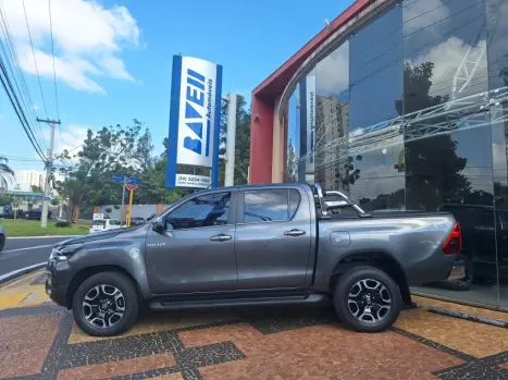 TOYOTA Hilux Caminhonete 2.8 16V SRX 4X4 DIESEL CABINE DUPLA 7 LUGARES TURBO AUTOM�TICO, Foto 5