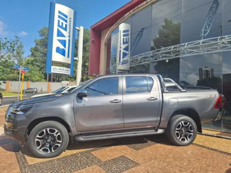 TOYOTA Hilux Caminhonete 2.8 16V SRX 4X4 DIESEL CABINE DUPLA 7 LUGARES TURBO AUTOM�TICO, Foto 19