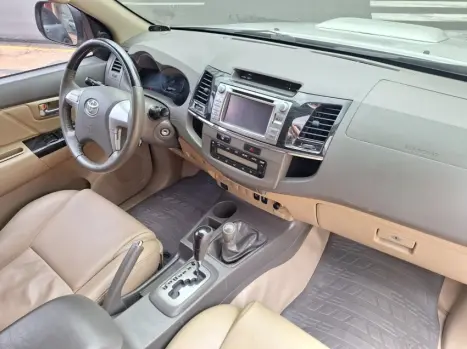 TOYOTA Hilux SW4 3.0 16V 4P SRV 4X4 TURBO DIESEL AUTOM�TICO, Foto 9