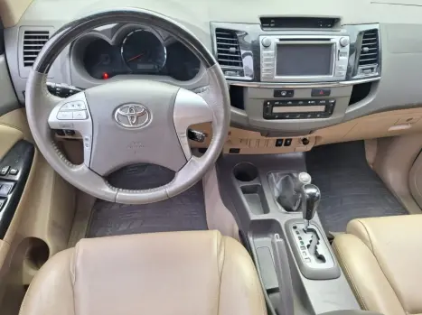 TOYOTA Hilux SW4 3.0 16V 4P SRV 4X4 TURBO DIESEL AUTOM�TICO, Foto 11