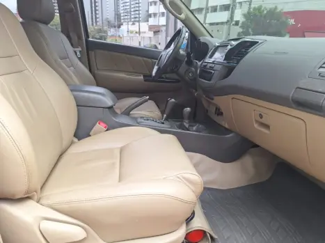 TOYOTA Hilux SW4 3.0 16V 4P SRV 4X4 TURBO DIESEL AUTOM�TICO, Foto 13