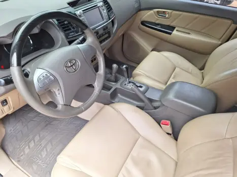 TOYOTA Hilux SW4 3.0 16V 4P SRV 4X4 TURBO DIESEL AUTOM�TICO, Foto 14