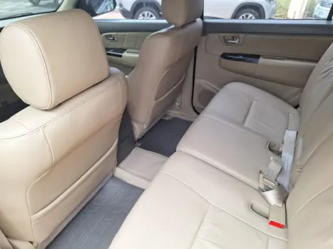 TOYOTA Hilux SW4 3.0 16V 4P SRV 4X4 TURBO DIESEL AUTOM�TICO, Foto 16