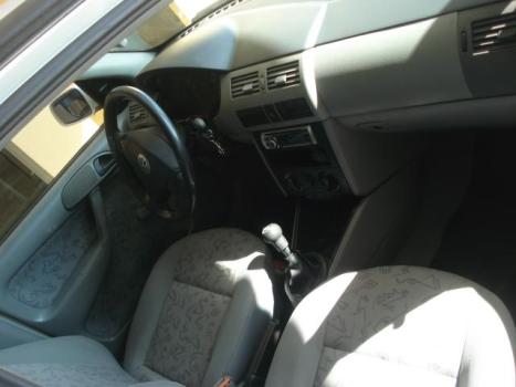 VOLKSWAGEN Gol 1.0 16V 4P, Foto 4