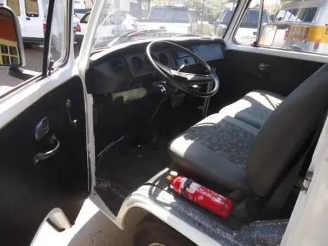 VOLKSWAGEN Kombi 1.6 FURG�O, Foto 4