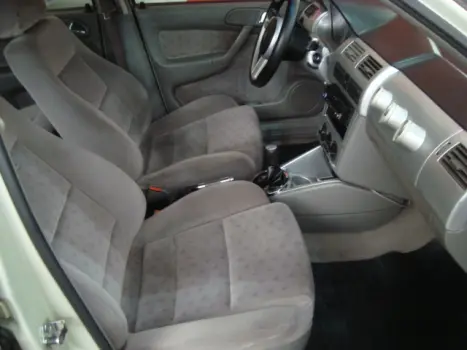 VOLKSWAGEN Parati 1.6, Foto 2