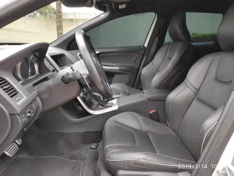 VOLVO XC60 2.0 4P T6 R DESIGN TURBO AUTOM�TICO, Foto 8