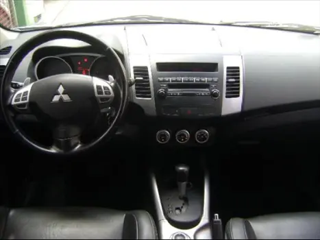 MITSUBISHI Outlander 3.0 V6 24V 4P 4X4 AUTOM�TICO, Foto 3