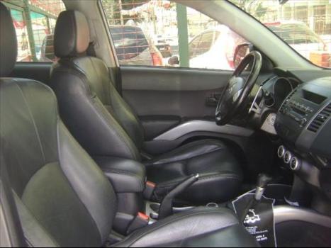 MITSUBISHI Outlander 3.0 V6 24V 4P 4X4 AUTOM�TICO, Foto 4