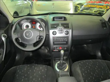 RENAULT Megane Grand Tour 1.6 16V 4P FLEX DYNAMIQUE, Foto 4