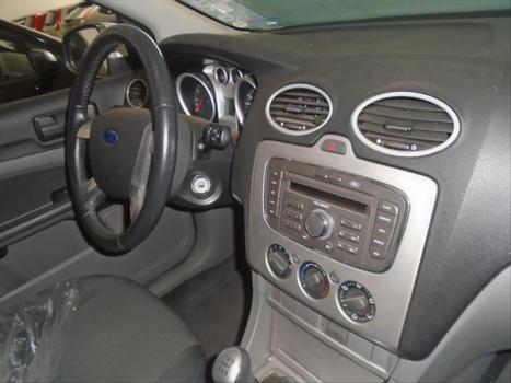 FORD Focus Sedan 2.0 16V 4P GHIA FLEX, Foto 4